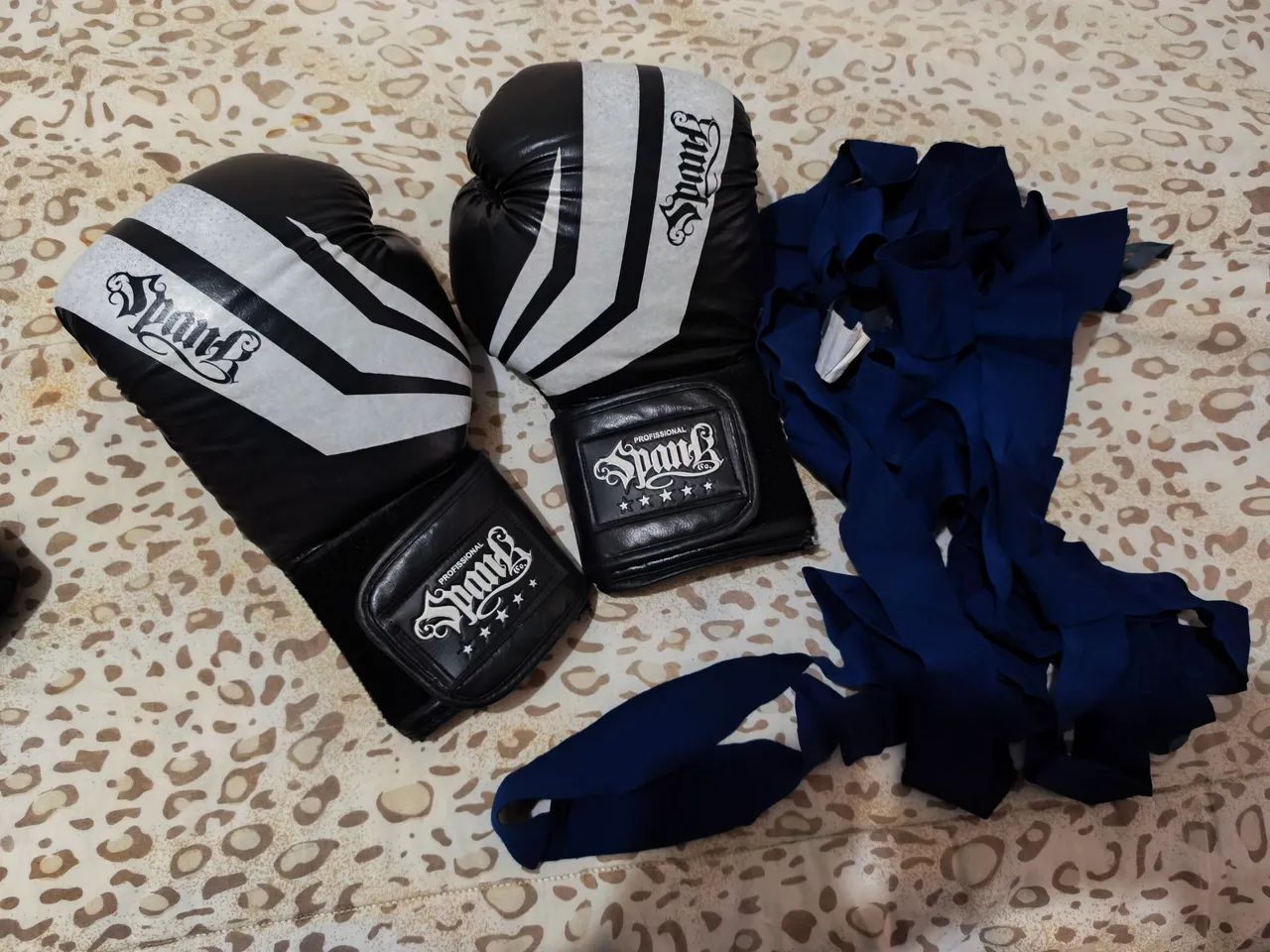 Saco de pancada, Luvas de boxe e suporte  - Foto 2