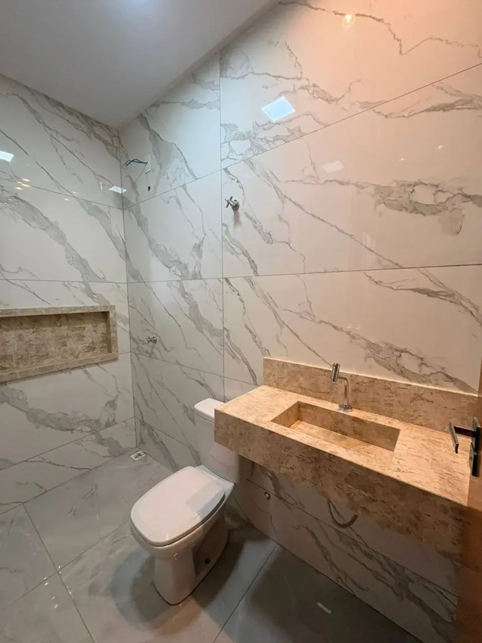 Casa no Flor do Cerrado 3 quartos sendo um suíte - Foto 2