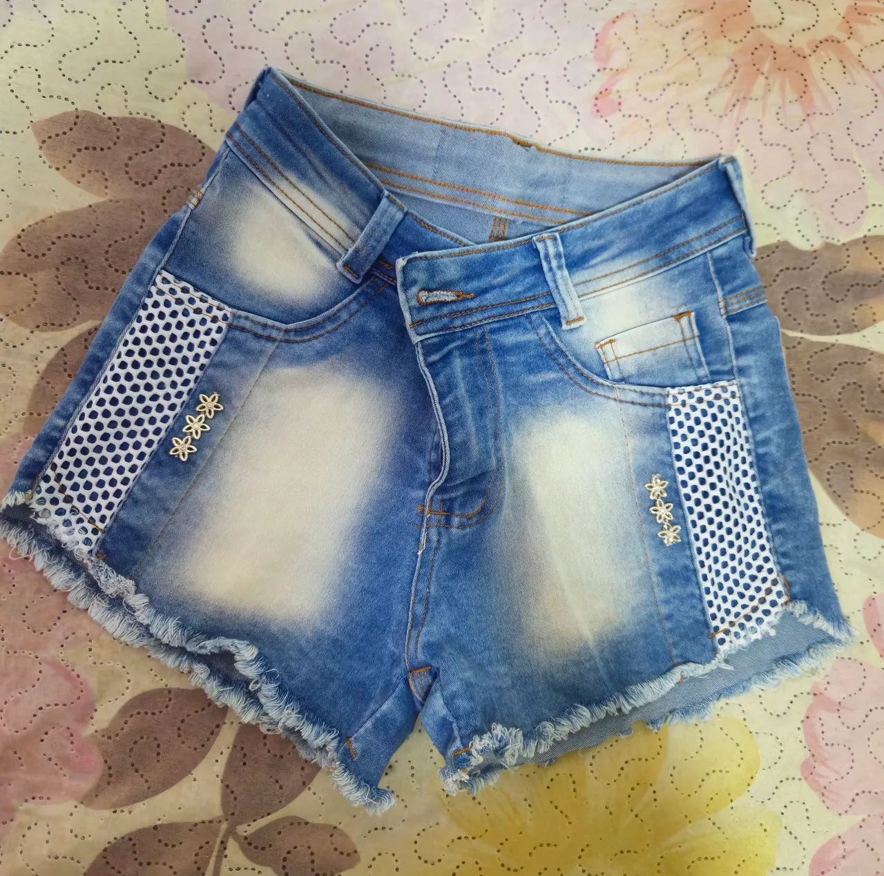 DOIS SHORTS JEANS E ROSA - Foto 2