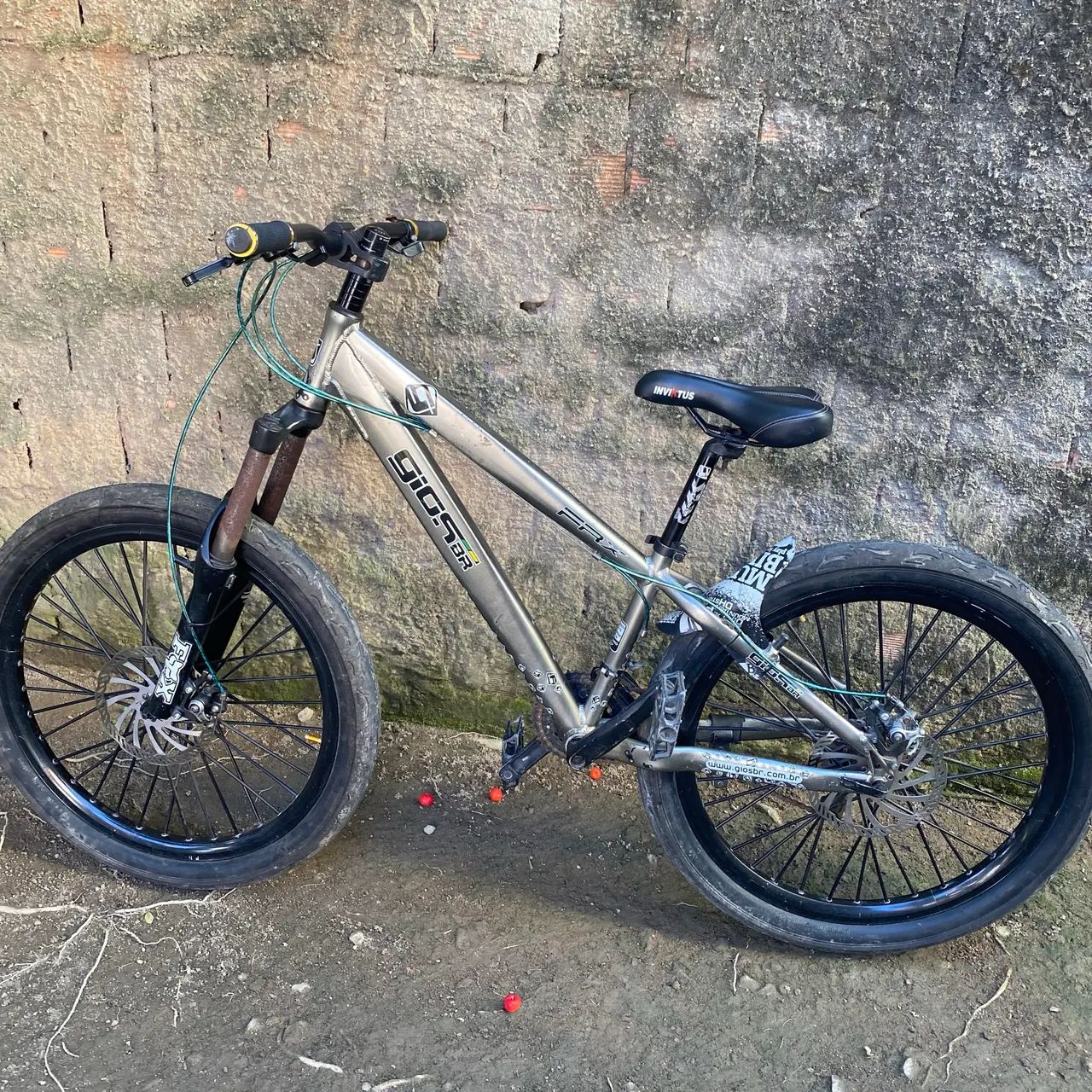 Bicicleta Gios aro 26 pneu balão, com marcha 