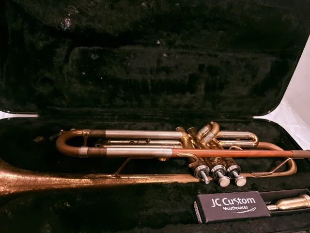 Trompete Dolphin + Bocal JC Custom B4LS + Case Rígido - Foto 5