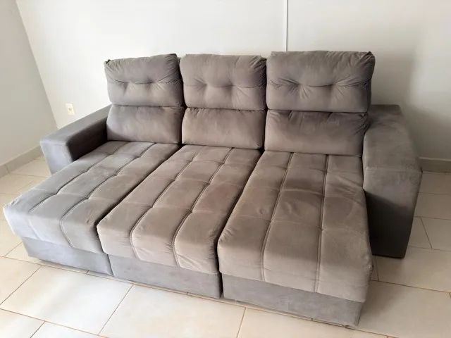 Sofá 3 lugares, retrátil e reclinável.