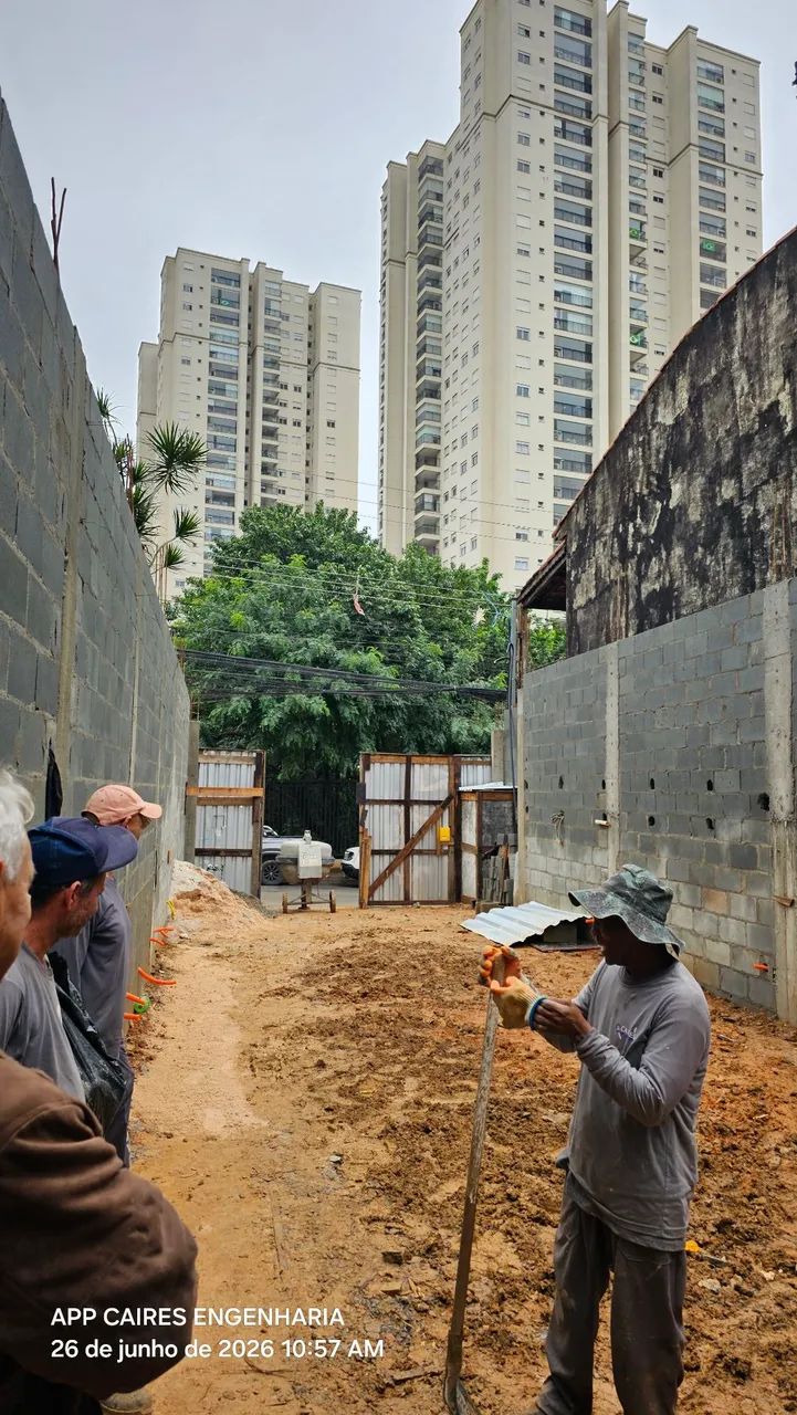 Vendo terreno de 7x20,5 com planta aprovada  com área 135m2 para ser construída 