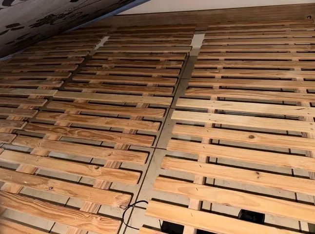 Cama de madeira maciça  - Foto 4