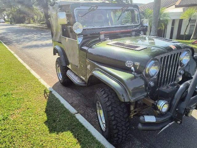 Willys Overland Jeep 2.6 12V Gasolina 2P 1982