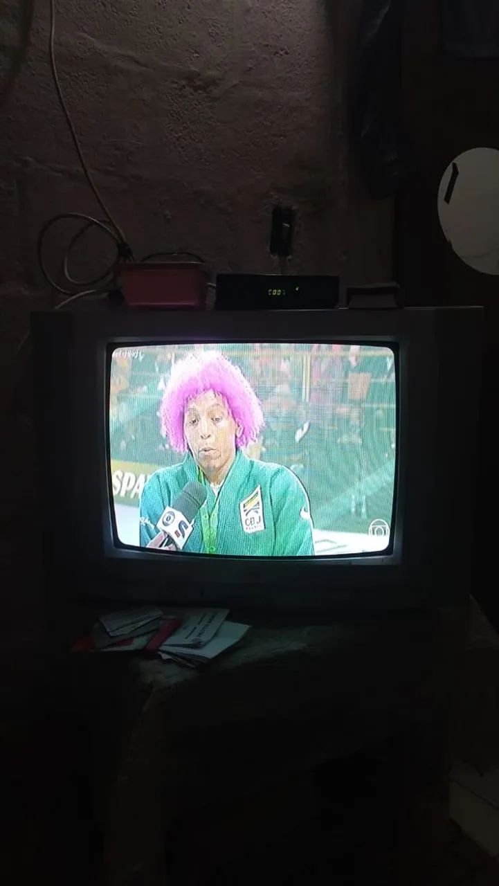 Tv LG 20 polegadas com controle remoto e conversor.  - Foto 5