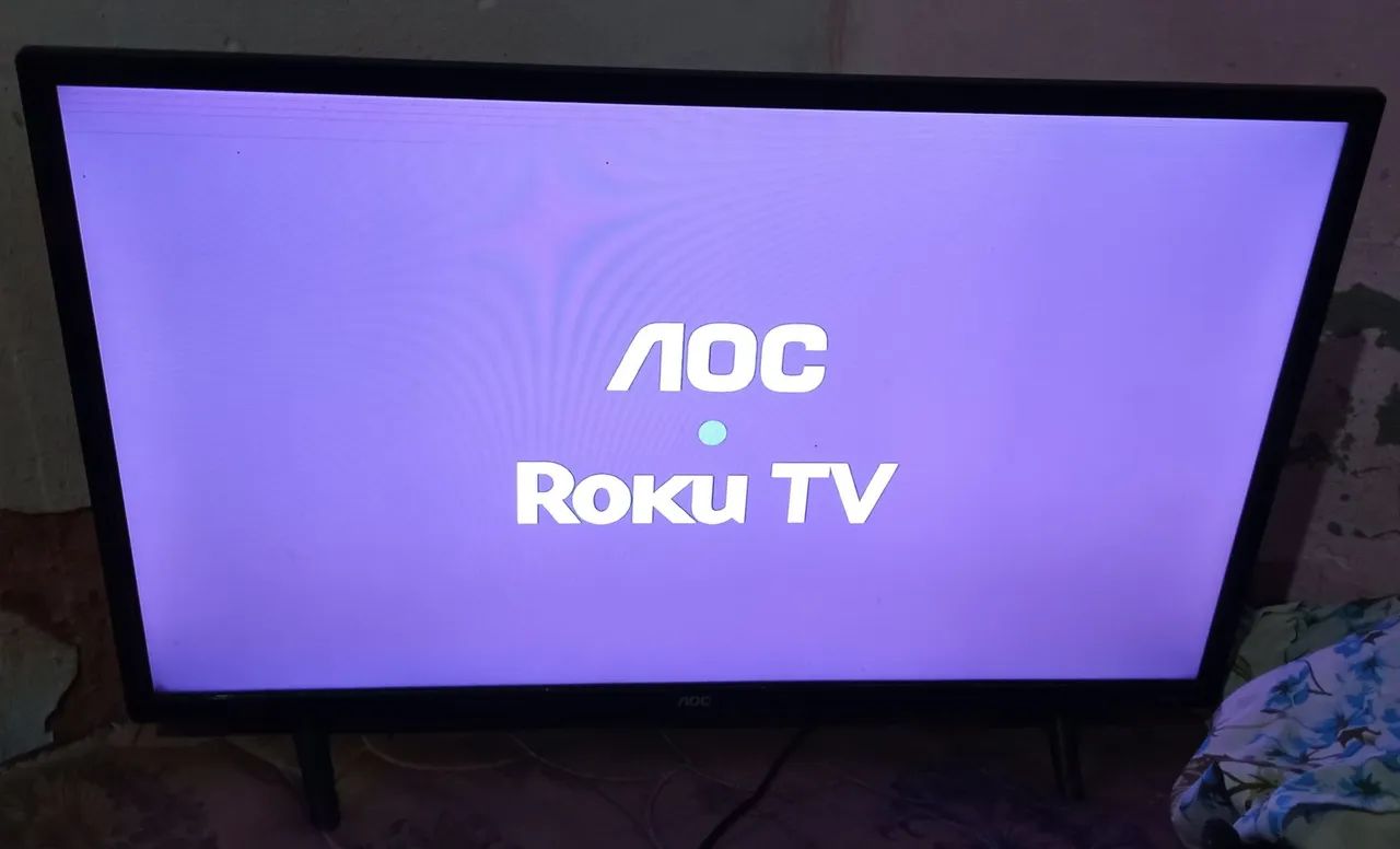 TV AOC 32 Polegadas com Defeito (Para Retirada de Peças ou Conserto)