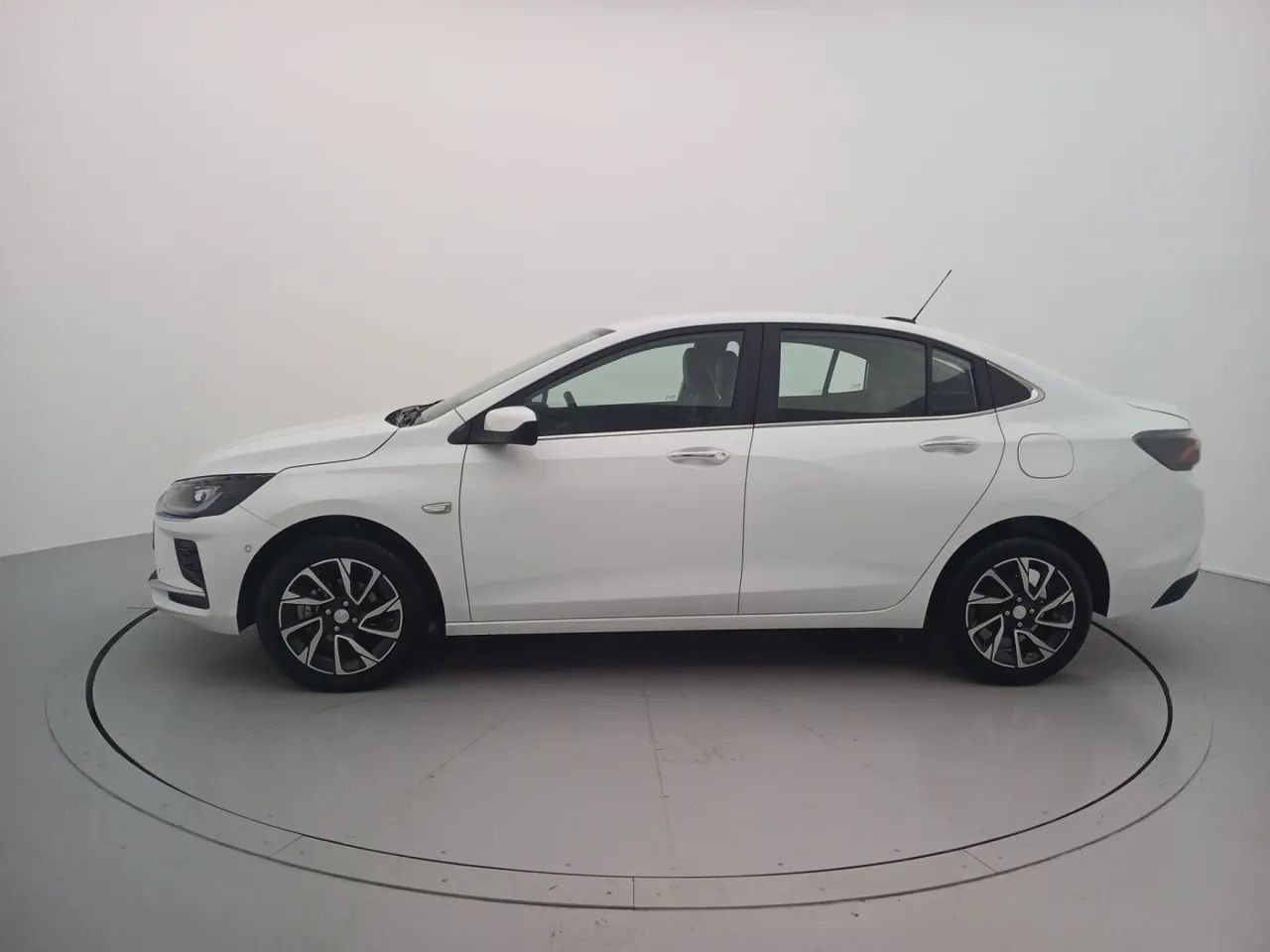 Chevrolet Onix Sedan Plus Premier 1.0 12V TB Flex Aut. 4P, foto 2 de 18