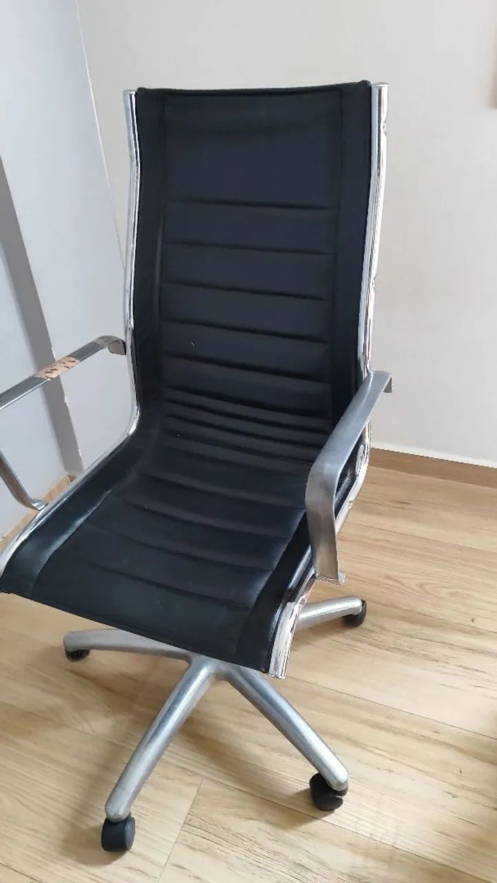 Vendo cadeira escritório executiva 