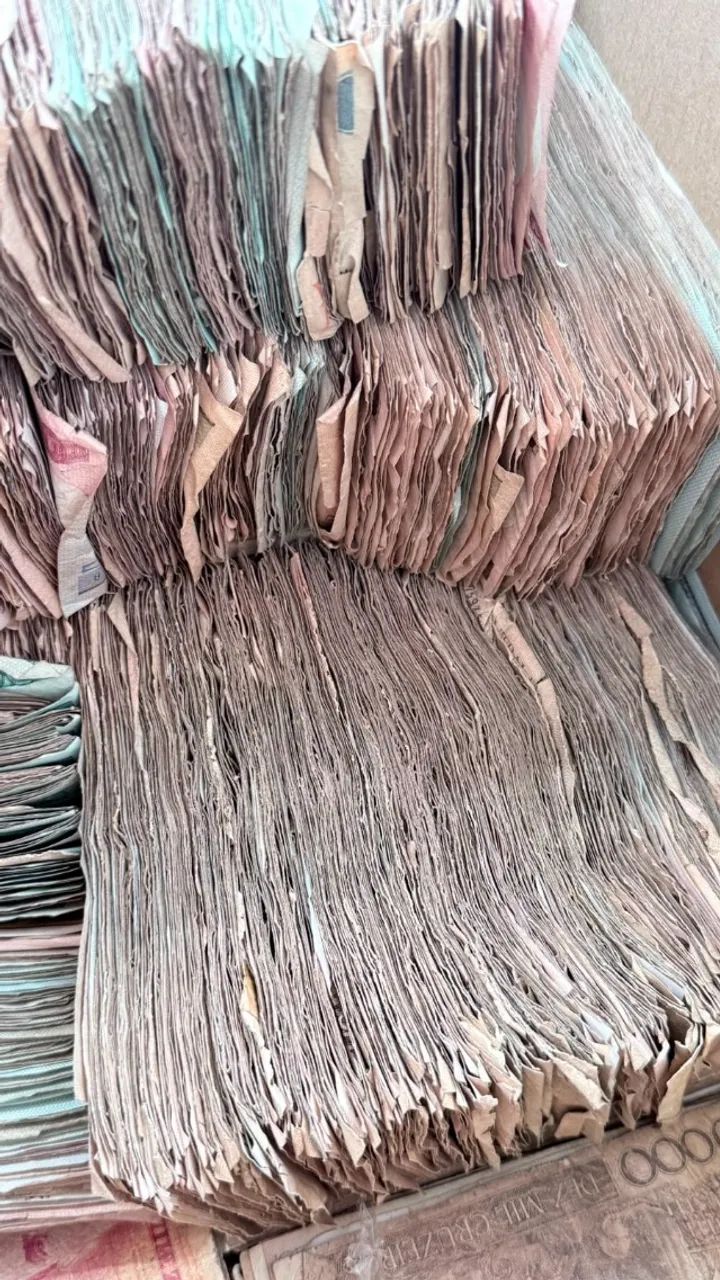 10kg de cédulas nacionais diversas
