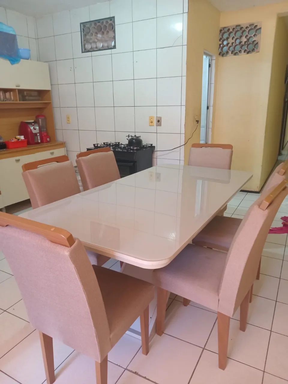 Mesa com seis cadeiras em ótimo estado  - Foto 2