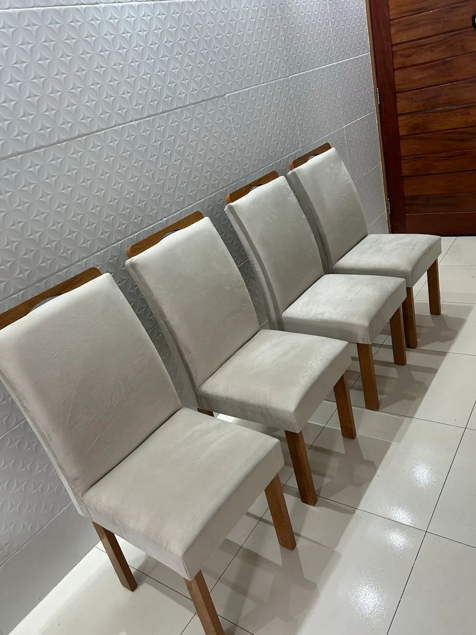Vendo 4 cadeiras Super Novas, Conservadas! Não foi usadas  - Foto 3