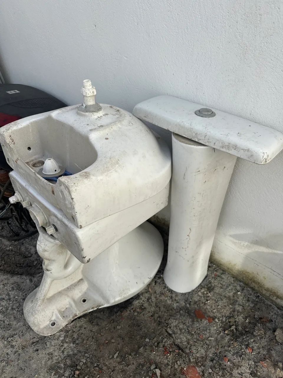 Vaso sanitário com caixa acoplada e pia  - Foto 2