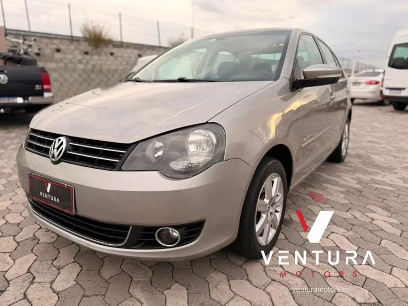 Volkswagen Polo Polo Sedan 1.6 Mi Total Flex 8V 4p 2013