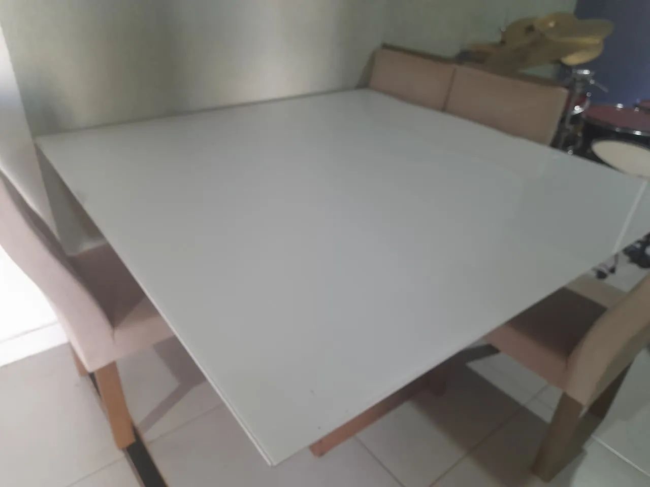 Vendo Mesa de vidro - 6 lugares com possibilidade de 8 