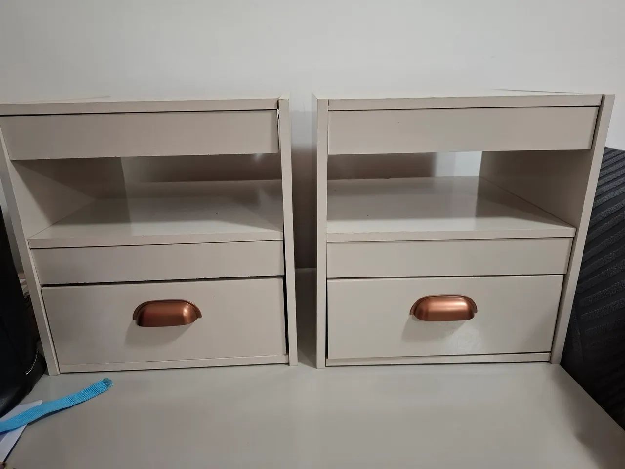 Vendo kit mesa de cabeceira 