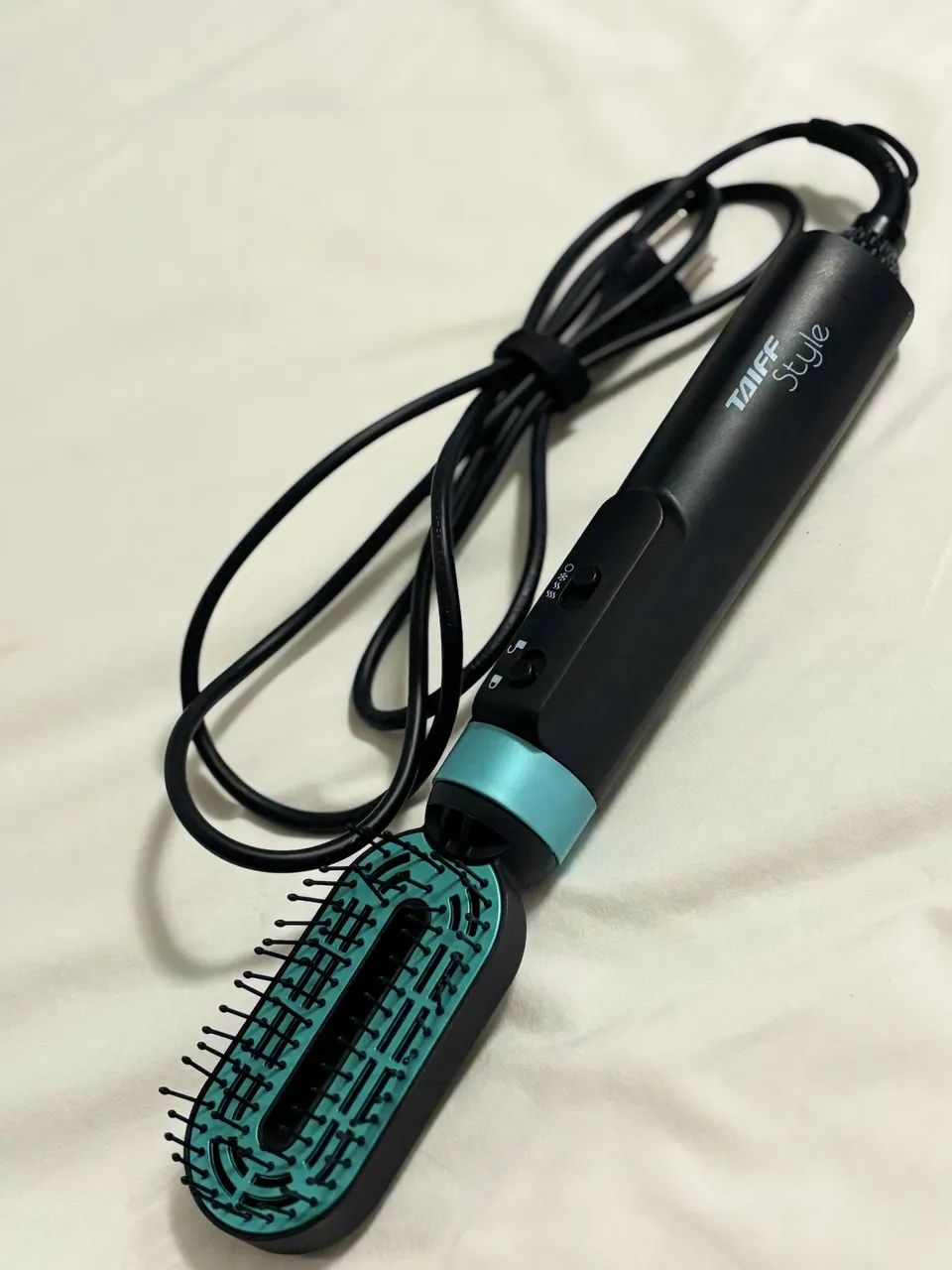 Escova Secadora, Alisadora e Modeladora Taiff Style - 220V com Caixa Original  - Foto 4