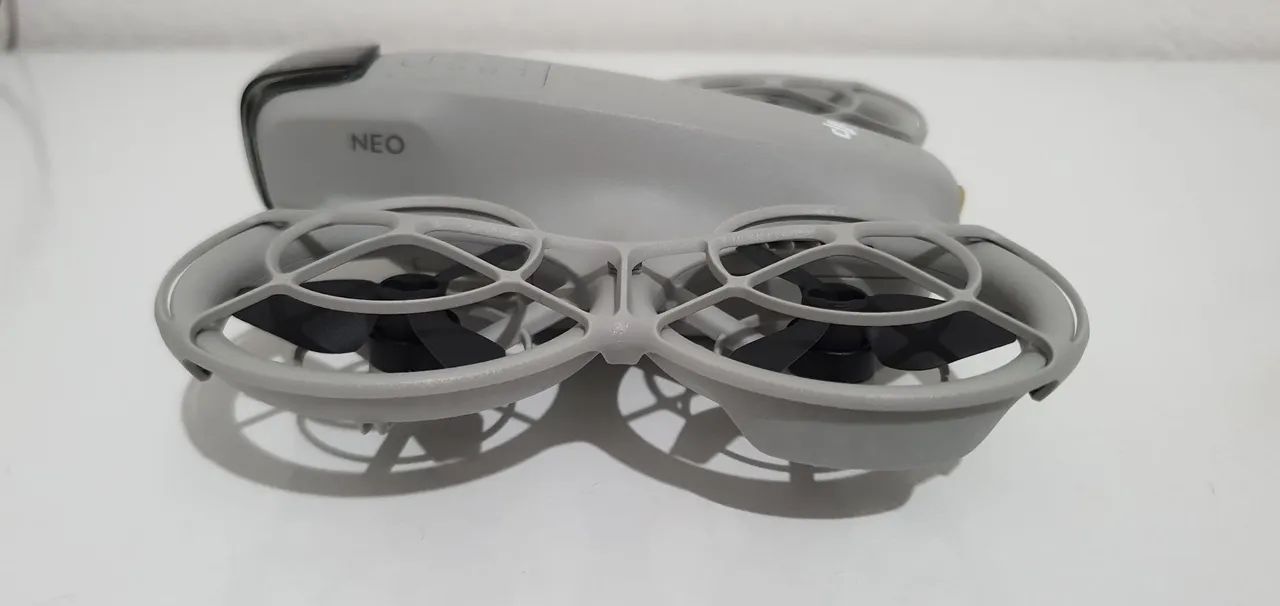 Drone Dji Neo Standard com GPS câmera 4K FPV Cinza + acessórios de proteção.  - Foto 4