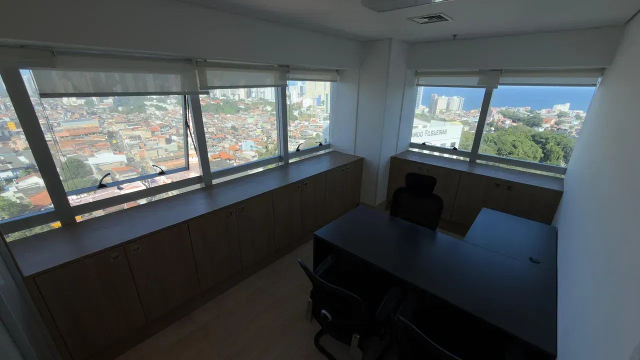 Sala Comercial Mobiliada no Centro Médico Empresarial Vitraux com 60 m² , Av Garibaldi , S