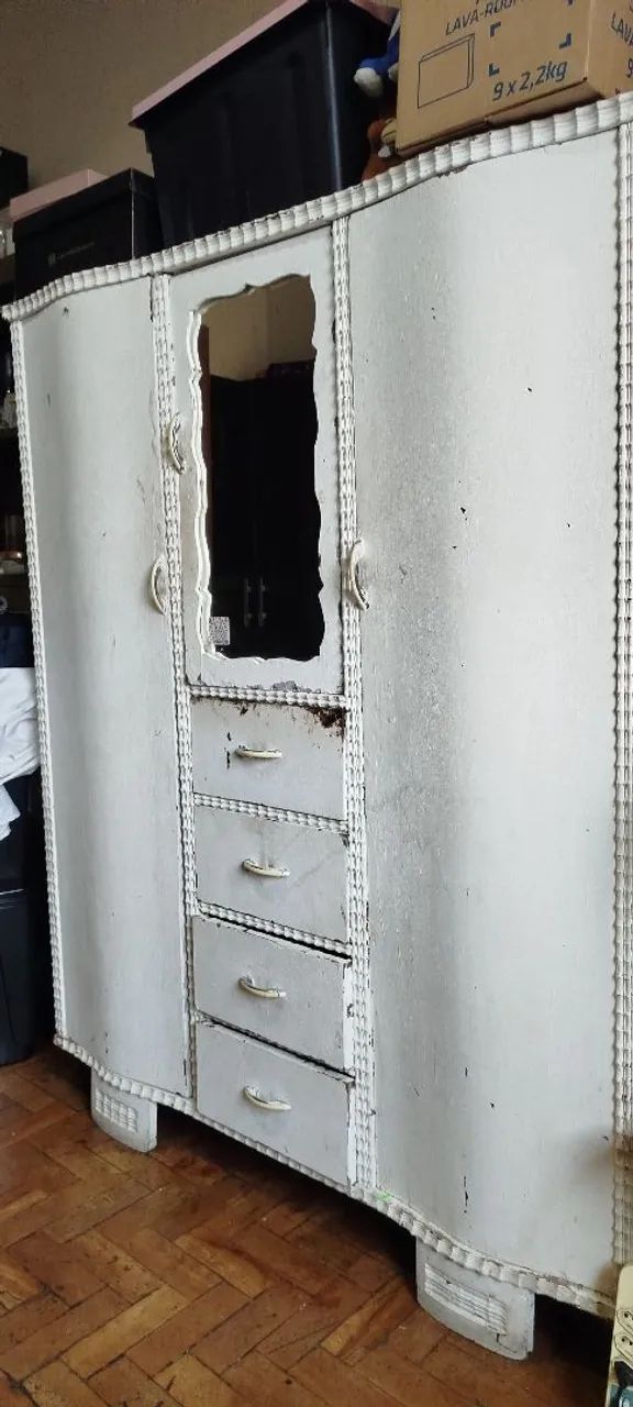 Guarda roupa vintage 