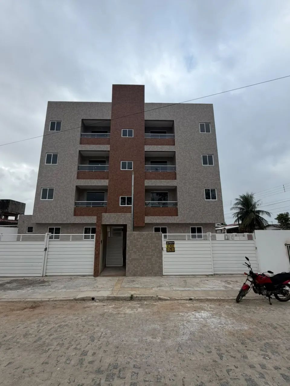 Apartamento de 02 quartos em mangabeira