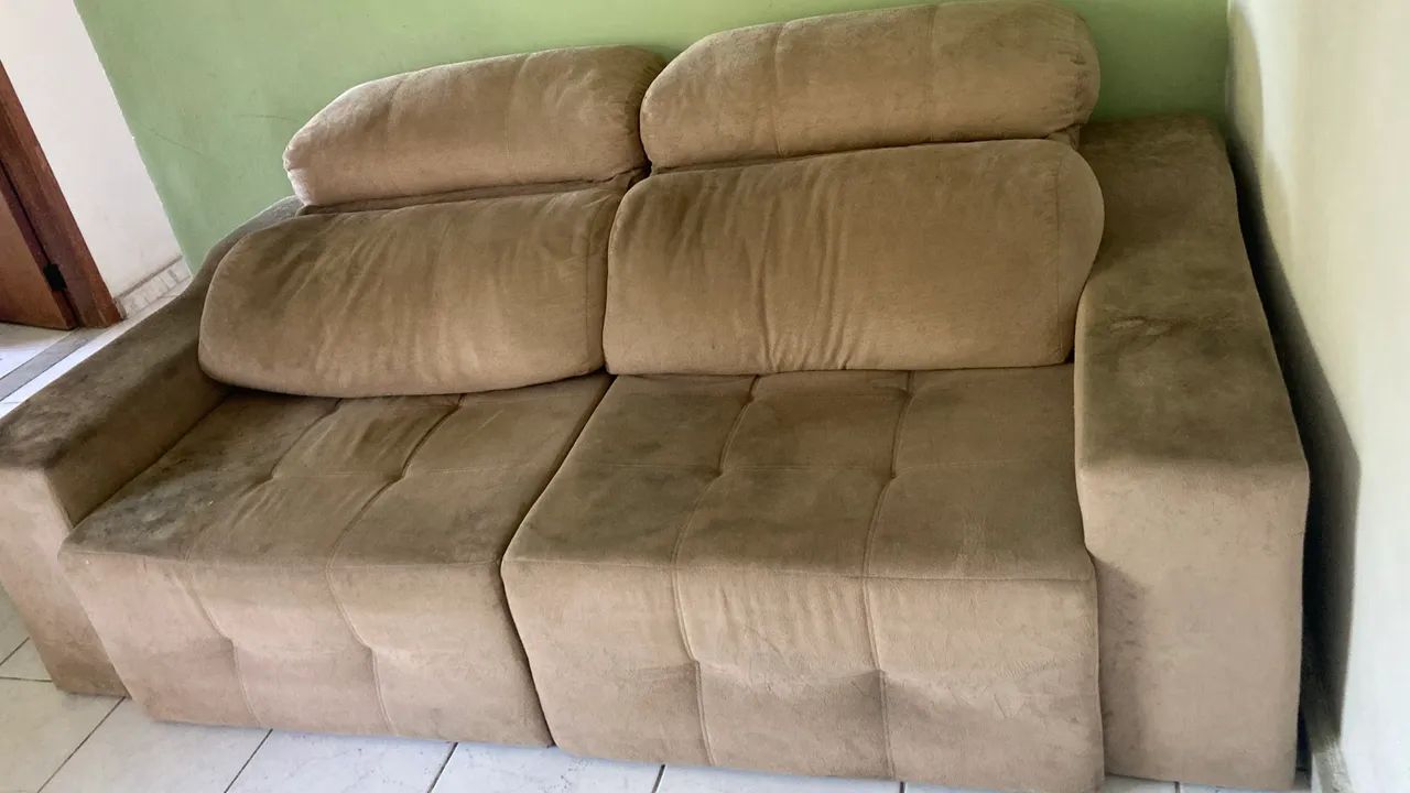 Sofá Retrátil Grande e Confortável 