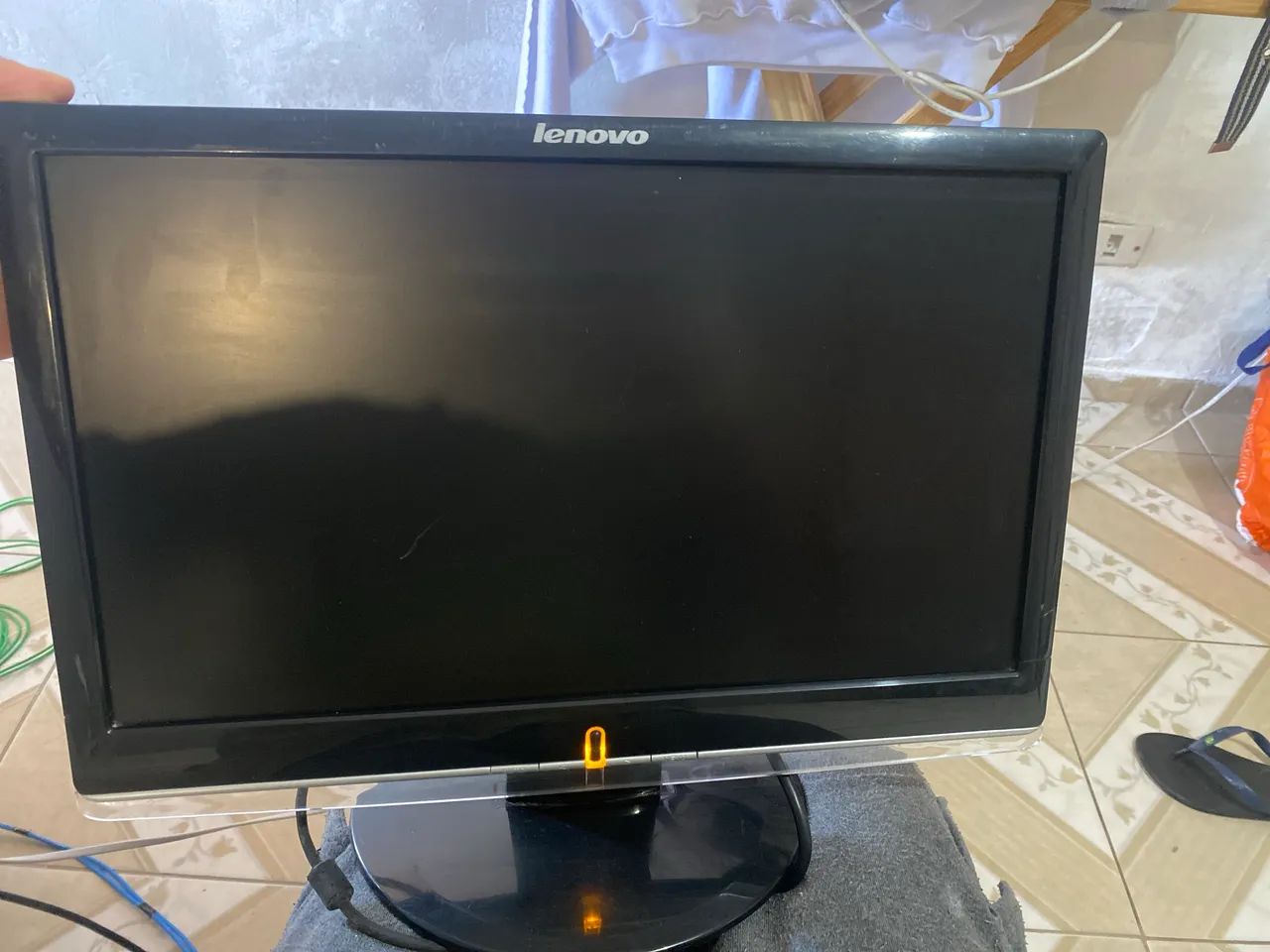 Monitor Lenovo modelo D1960wA - Foto 2