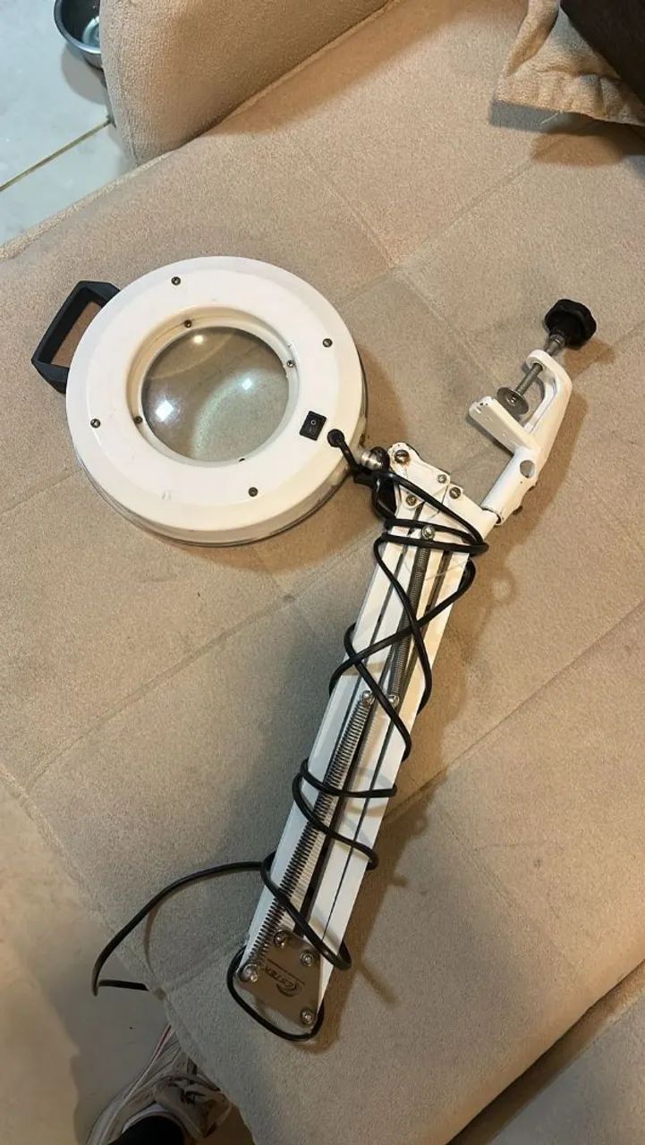Luminária com lupa - Estek - Foto 3