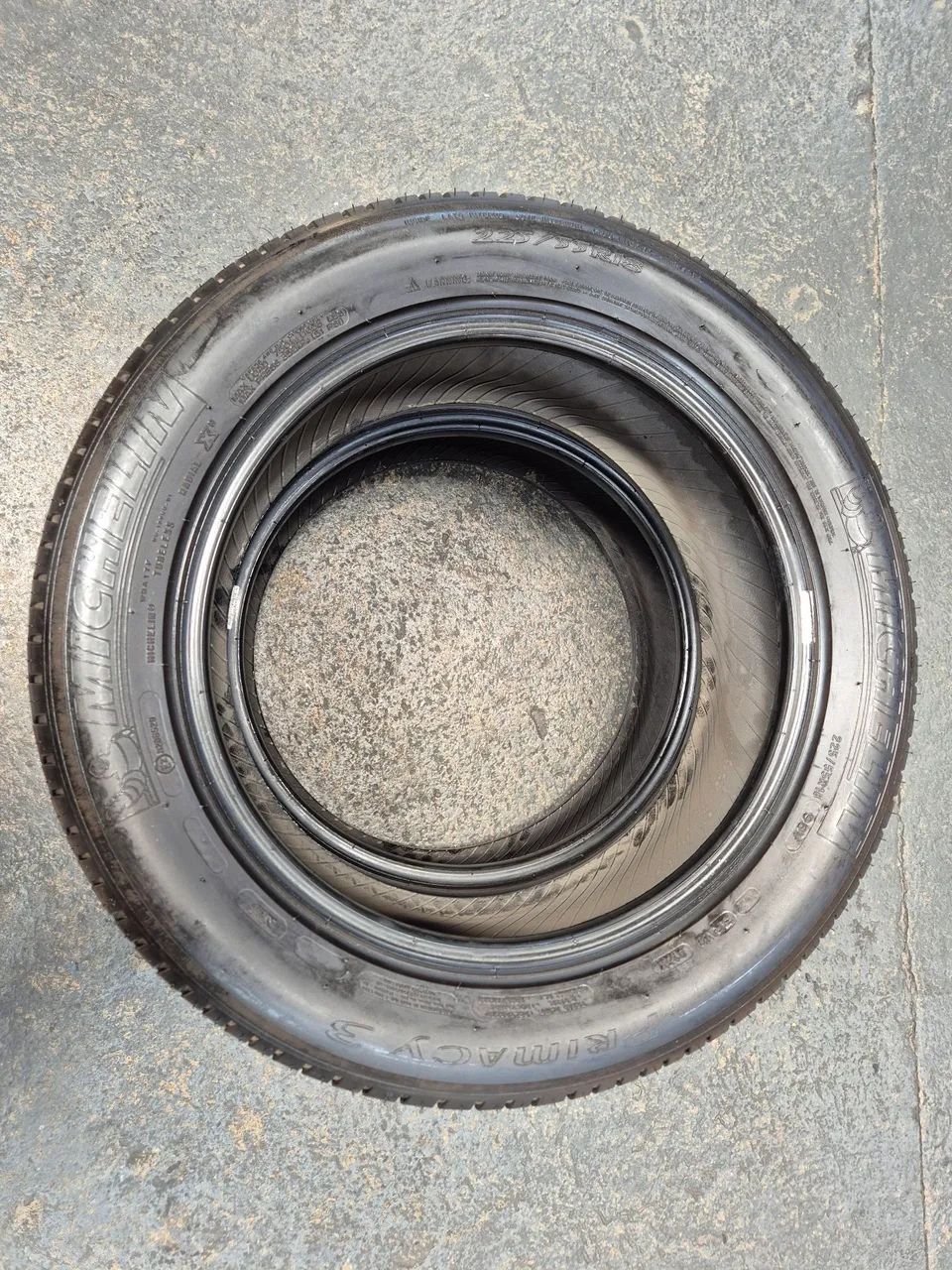 2 Pneus 225/55 R18 Michelin Primacy 3 usados bons  - Foto 3