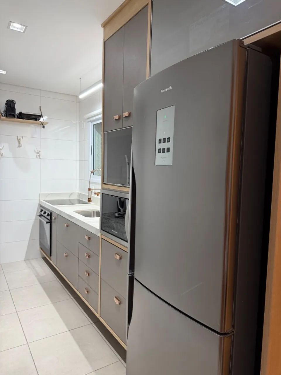 Cozinha planejada mdf usada com pia quartzo - Foto 3