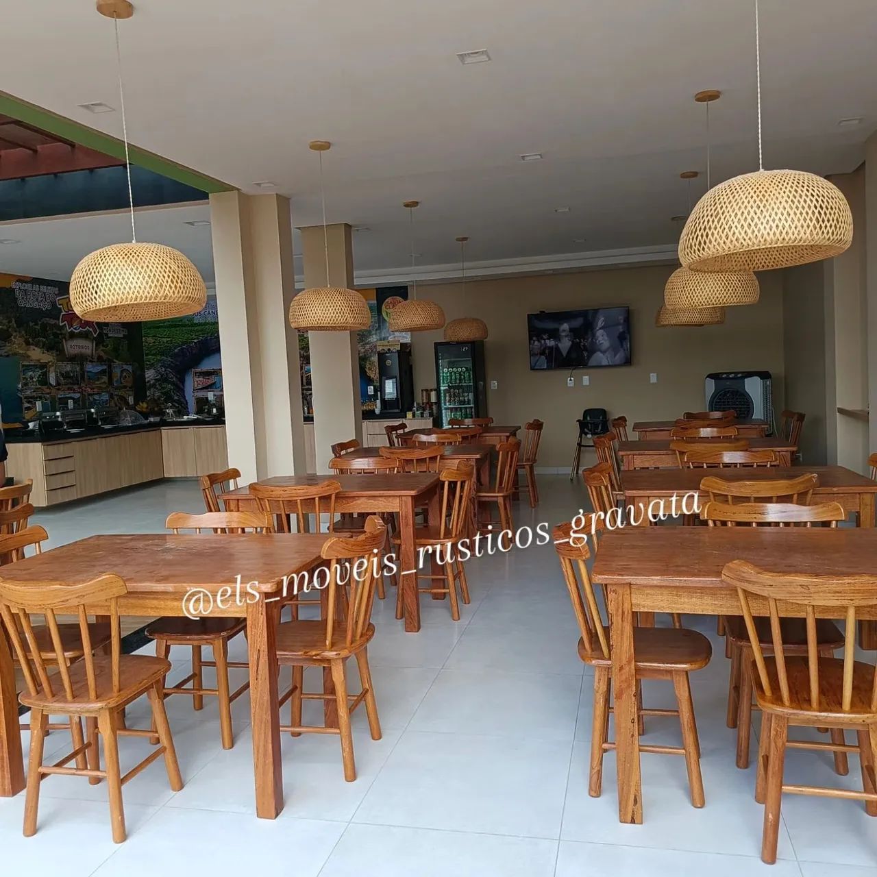 Conjunto de mesa e cadeiras madeira maciça durável para restaurantes, pousadas...  - Foto 2