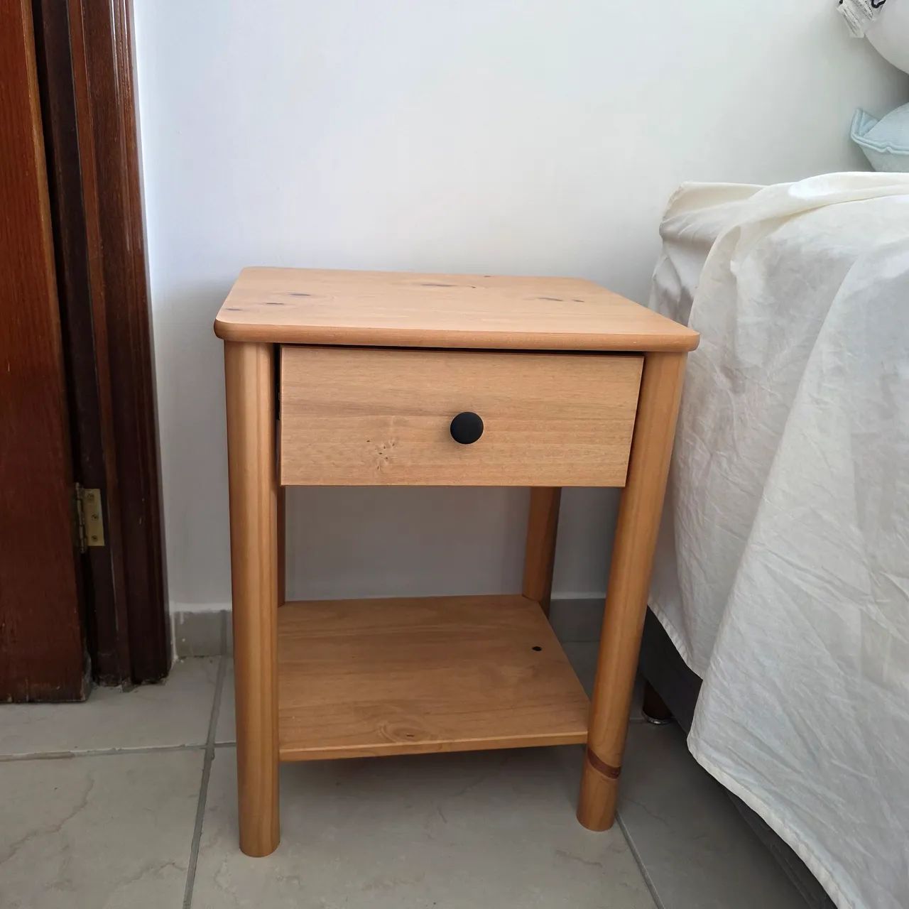 Mesa de cabeceira em madeira - Foto 3