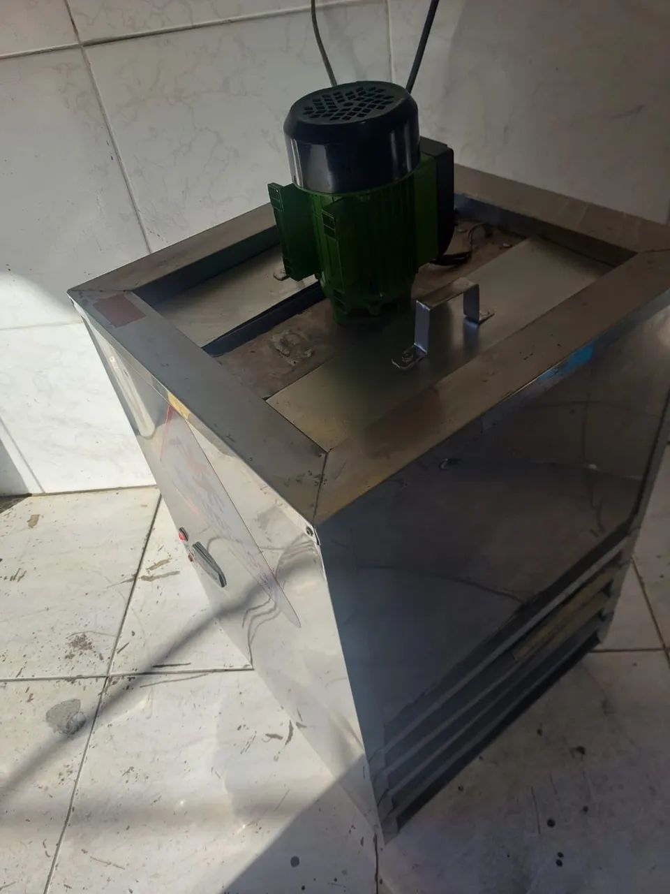 Máquina de picolé completa com formas e extratores - Foto 4