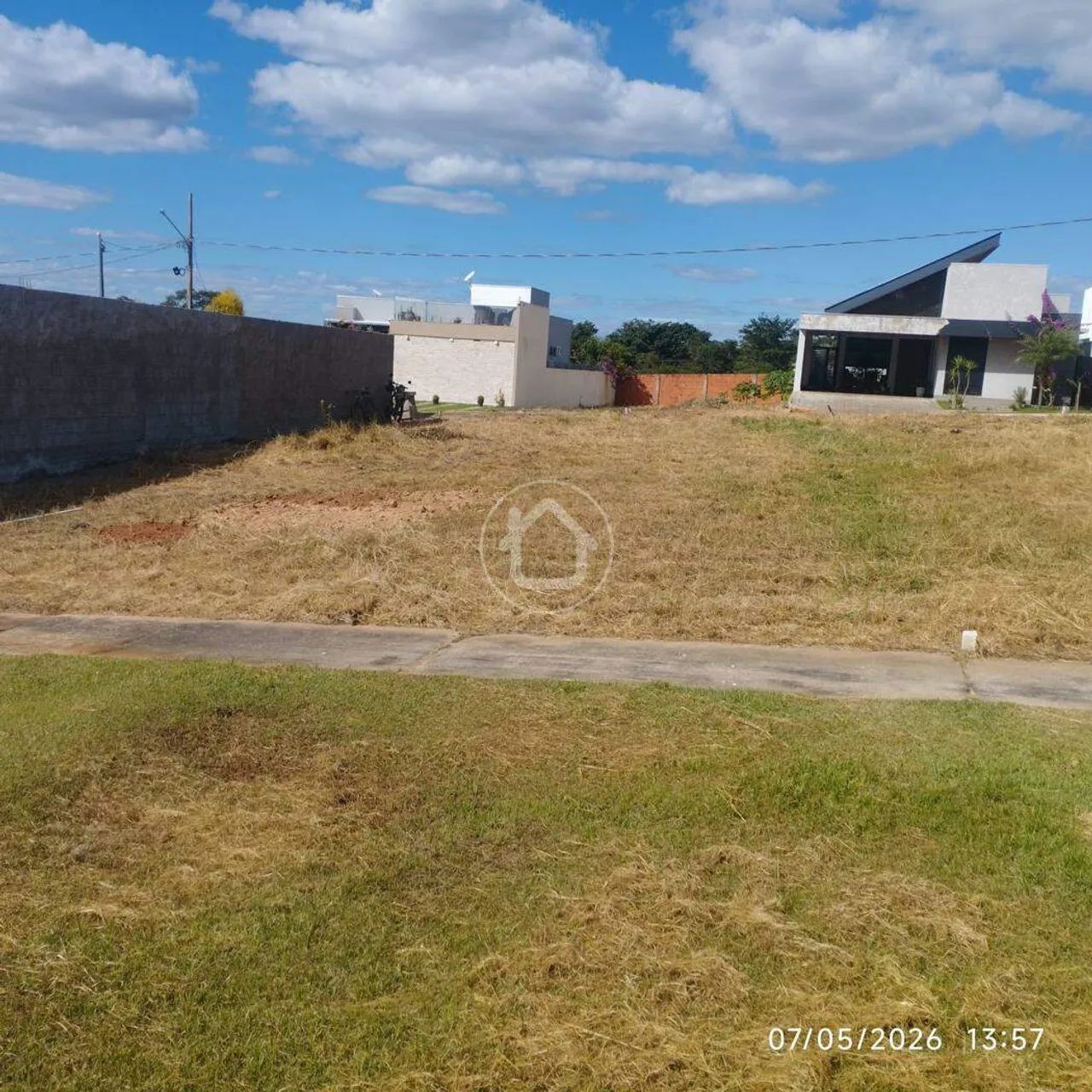 TERRENO CONDOMÍNIO BRISAS DA CHAPADA