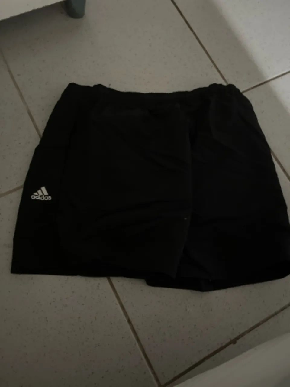 Elegância e Estilo Adidas Short ESS Chelsea Preto Clean GG c/ Forro e Bolsos Laterais, Tag - Foto 2