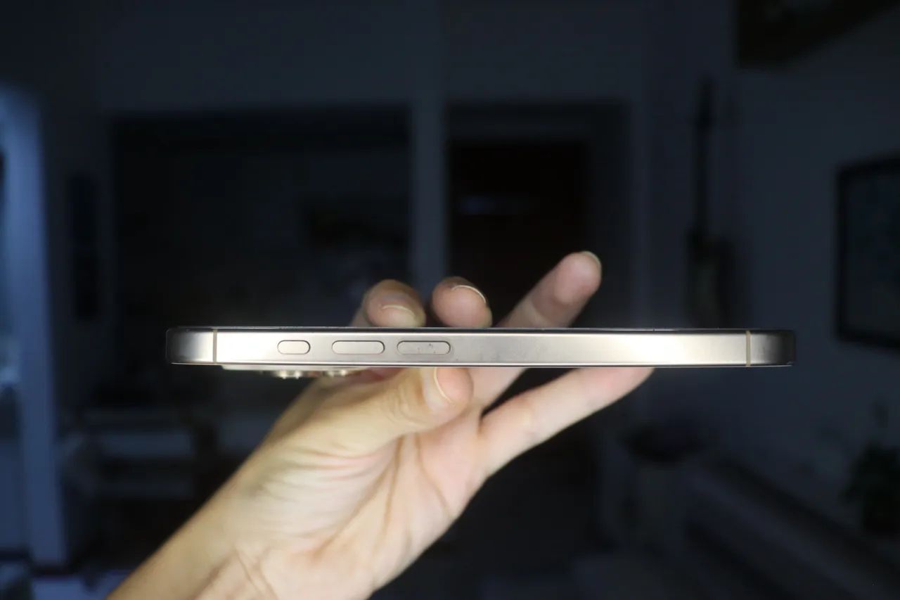 iPhone 16 pro 128 GB - Foto 3