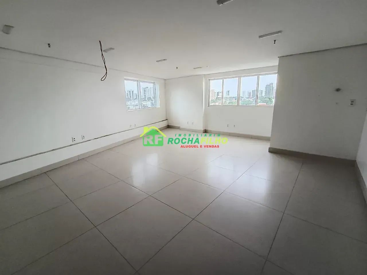 Sala Comercial com 40m² e Banheiro
