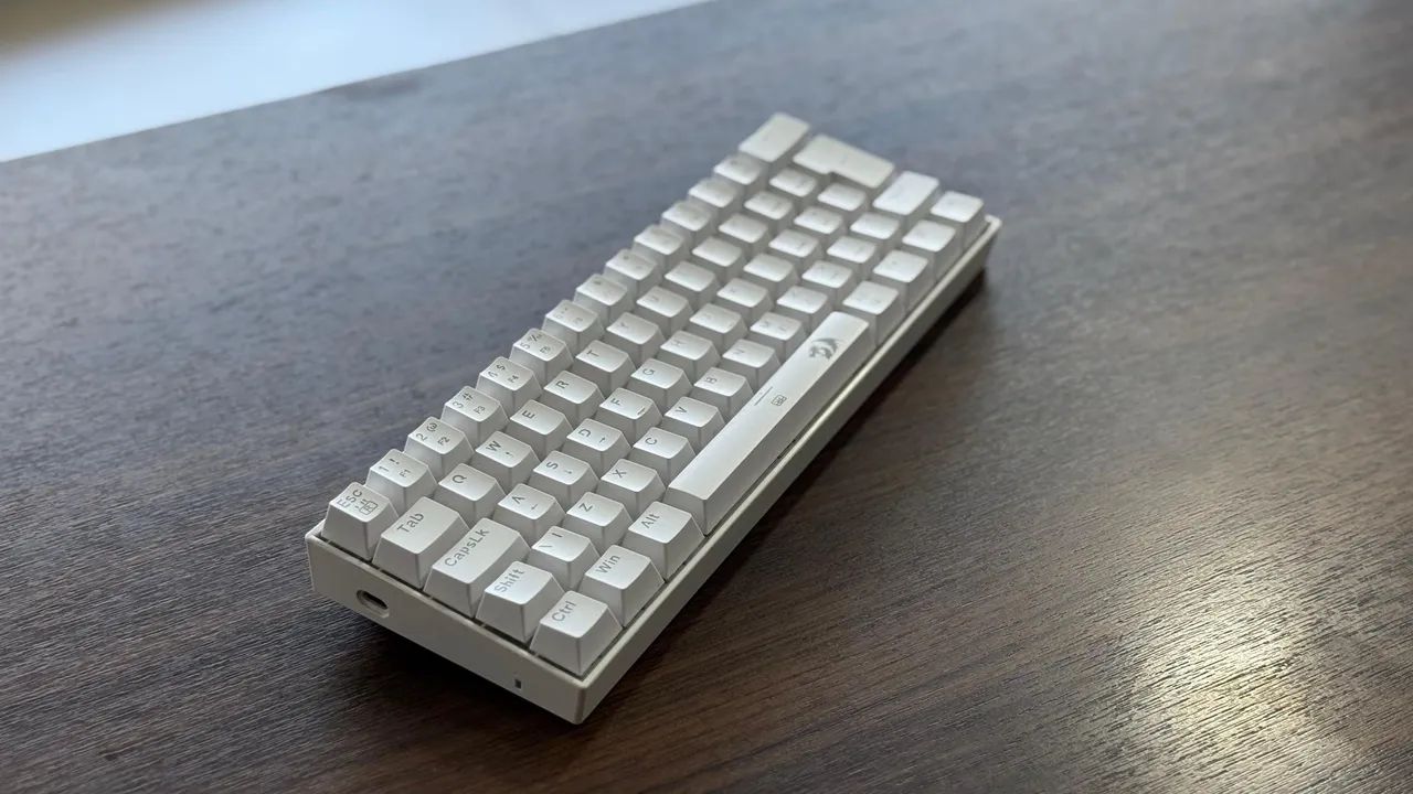 Teclado Semi-Mecânico Branco Red Dragon 60% - Foto 3
