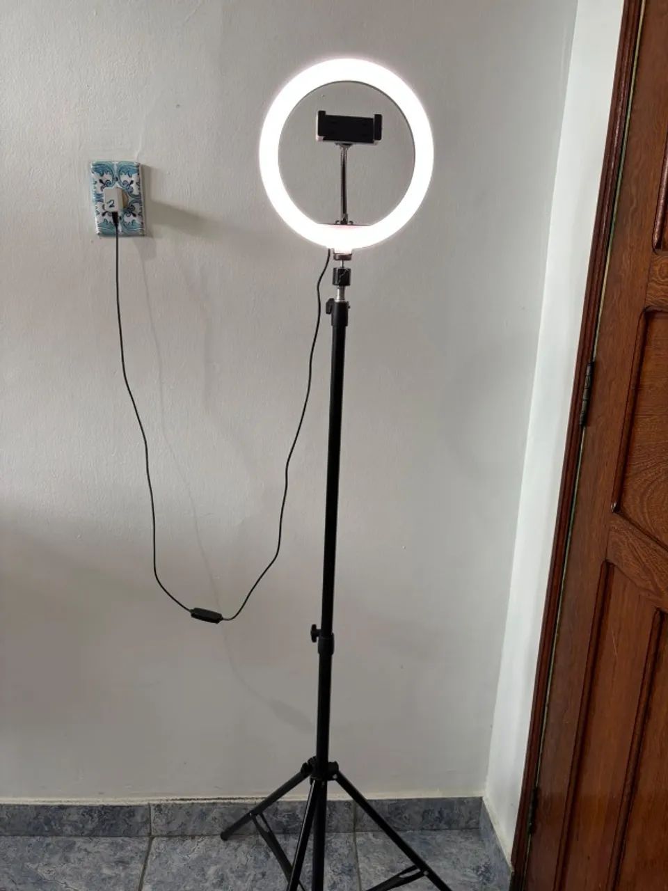 Ring Light LED 8 Polegadas com Tripé 2,10m + Suporte para Celular - Foto 2