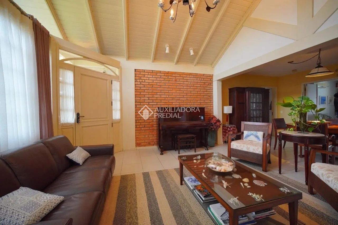 Casa para Alugar em Jurerê Internacional | Mobiliada, com Piscina e 3 Dormitórios - Foto 3