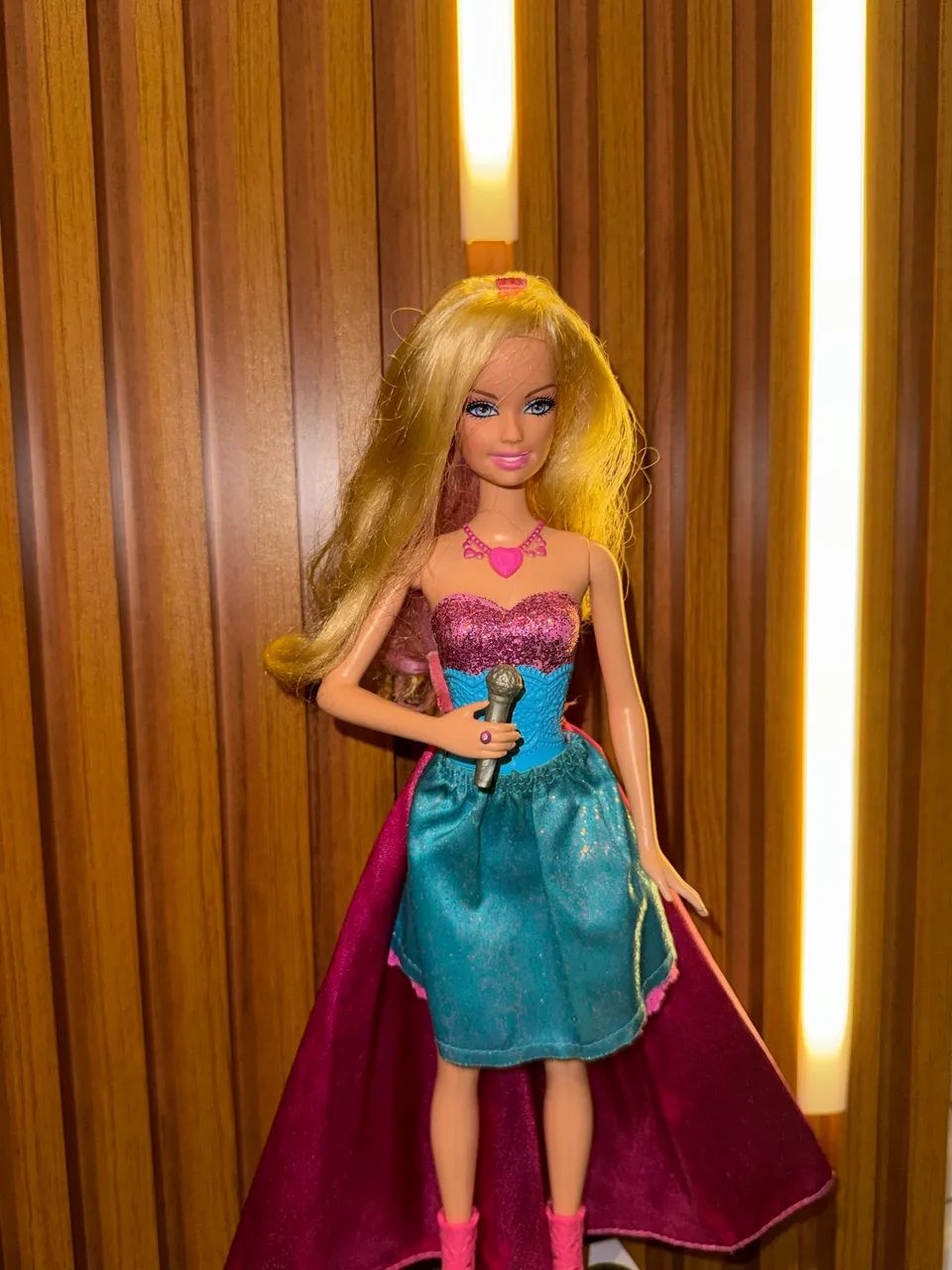 Barbie Tori - A Princesa e a Popstar (Funcionando) - Foto 2