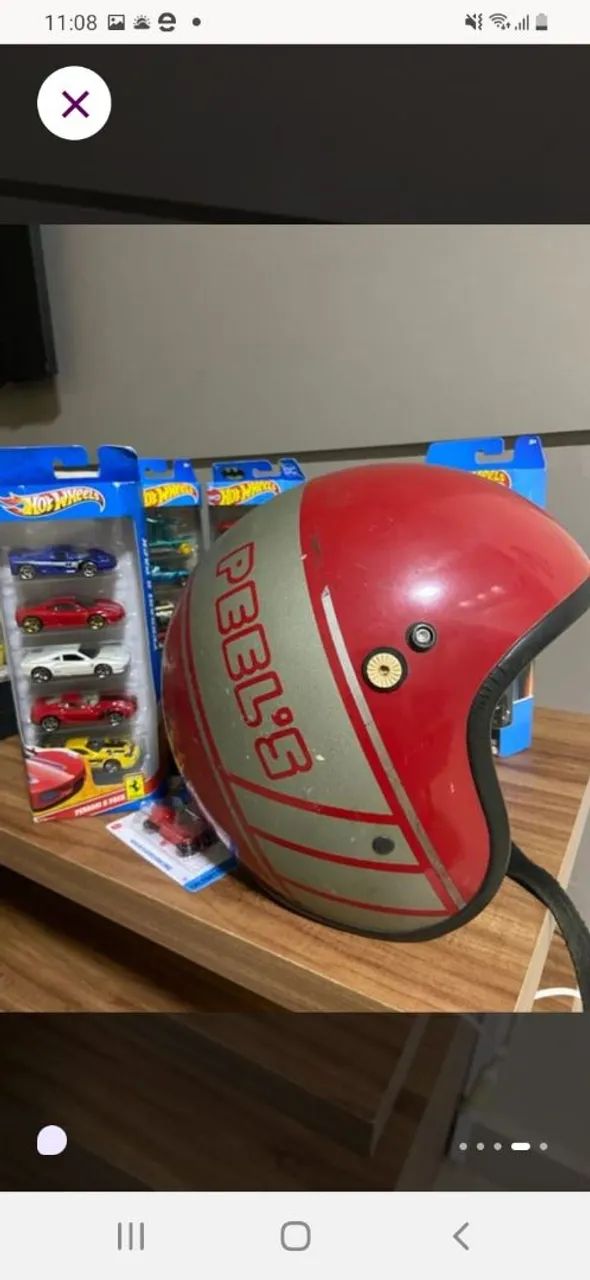 Capacete antigo aberto