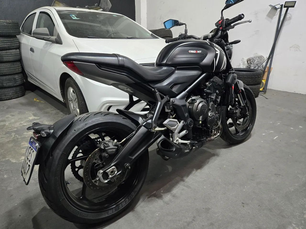 Trident 660 Black - Foto 2