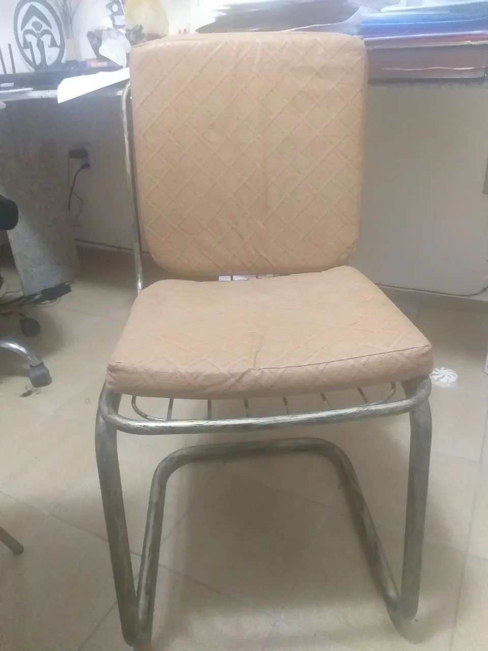 02 cadeiras de jantar