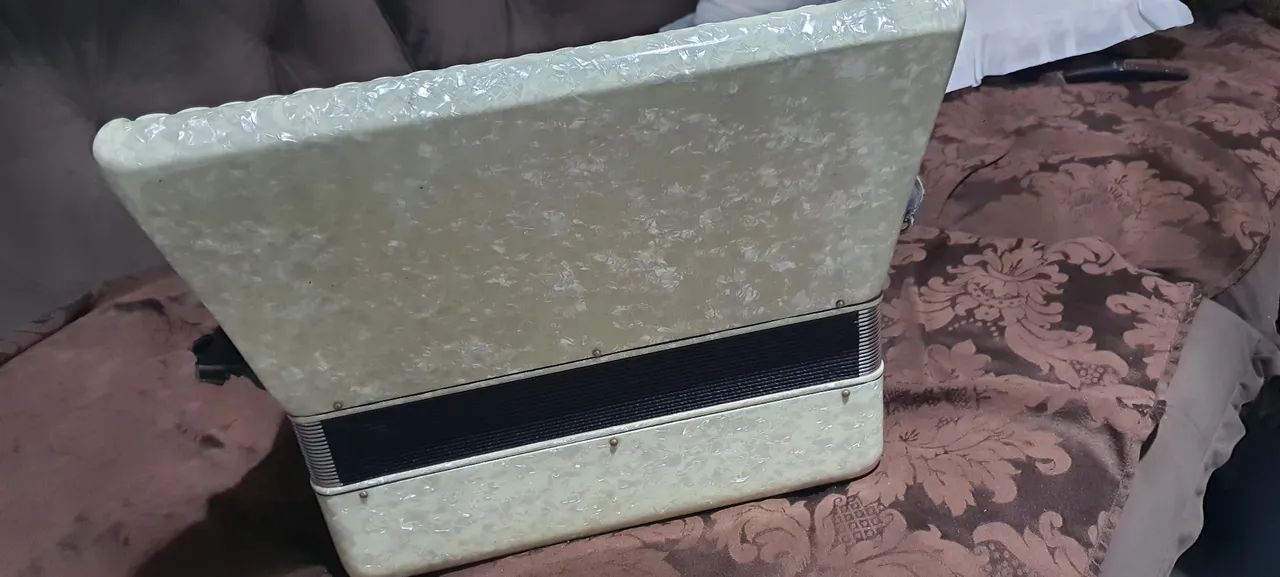 Acordeon Veneza 80 baixos - Foto 2