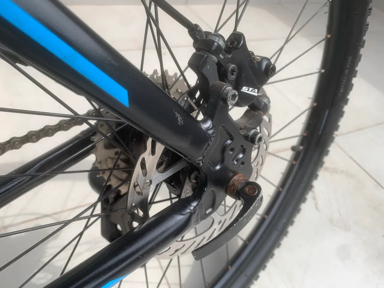 Bicicleta aro 29, 24 marchas, freio hidráulico - Foto 5