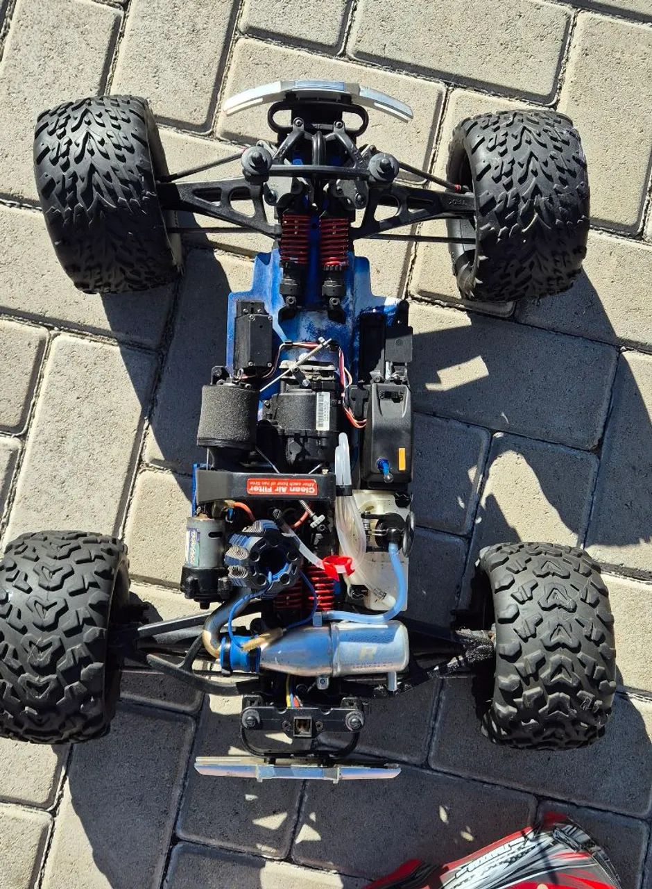 Traxxas Revo 3.3  - Foto 2
