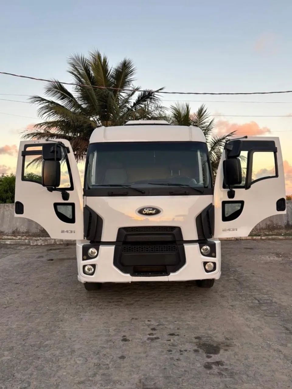 Vendo Caçamba Ford 2431 6x2, Cabinada Leito, modelo 2019 - Foto 5