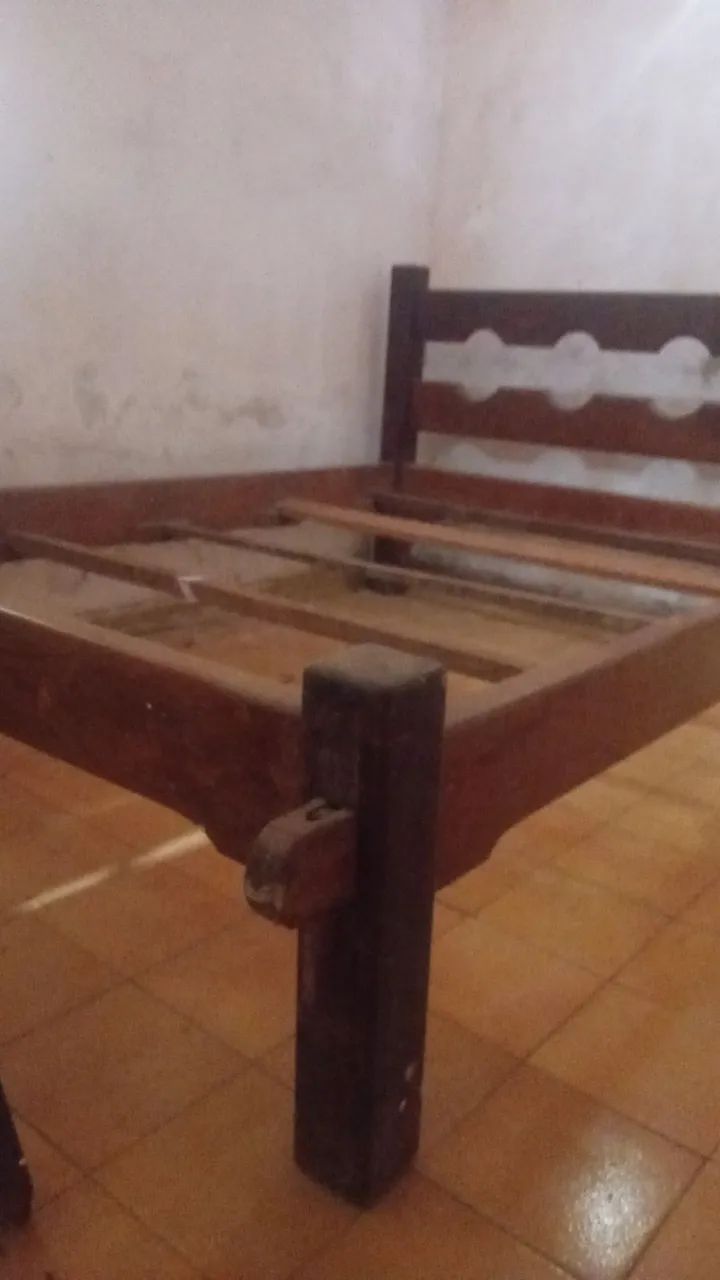 Cama de casal madeira pura 