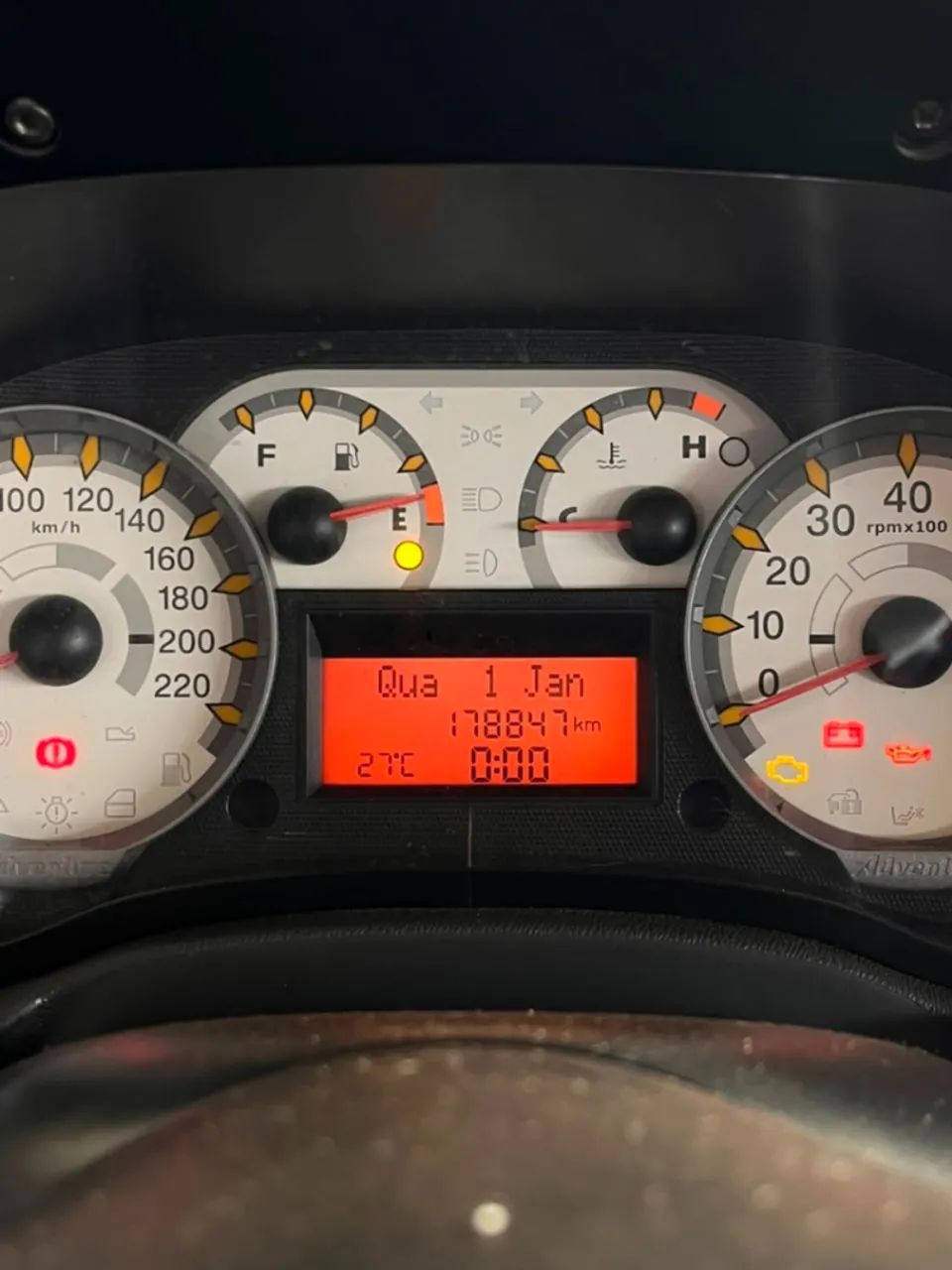 Fiat Strada Adventure1.8/ 1.8 Locker Flex CD 2011 - Foto 5
